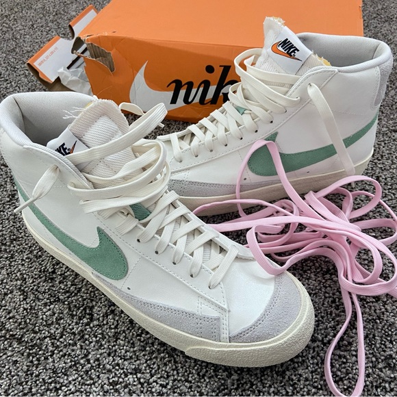 Nike blazer mid ‘77 size 9.5 men’s 11 women’s - Picture 2 of 8
